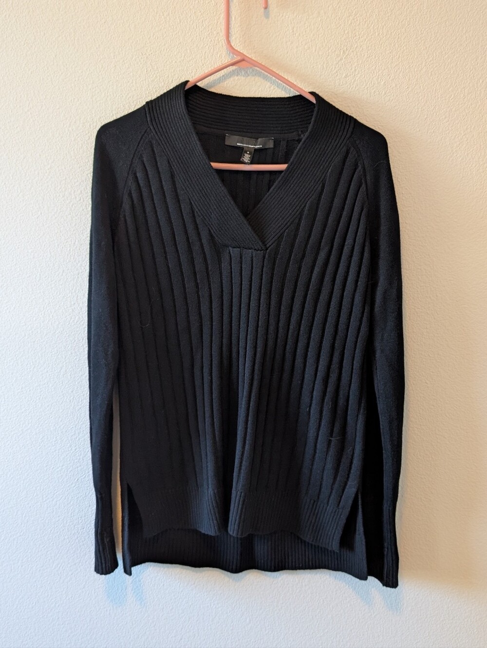 White House Black Market Black Ribbed V-Neck Sweater SZ SM